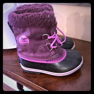 Sorel Girls size 13 waterproof snow boots
